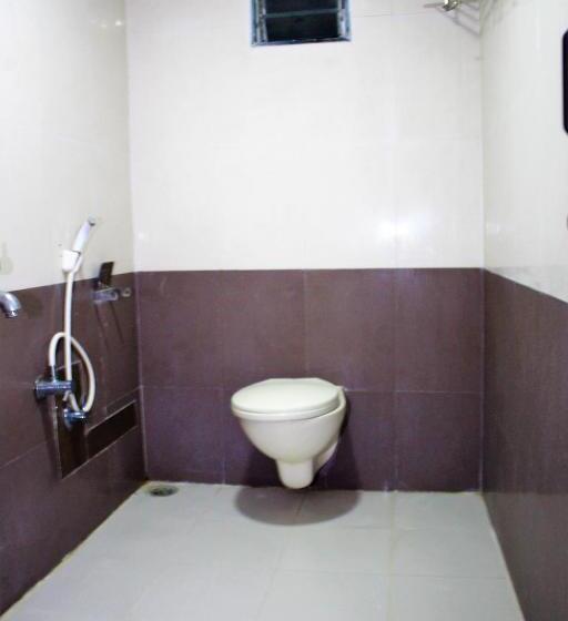 בית מלון כפרי Niraj International