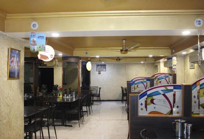 בית מלון כפרי Niraj International