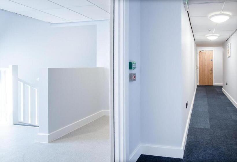 ホテル Ocean Cabins No 10 At The Square Saundersfoot