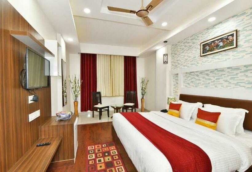 ホテル Pinaz Royale