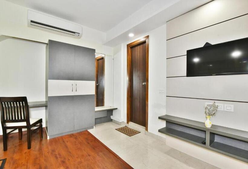 ホテル Pinaz Royale