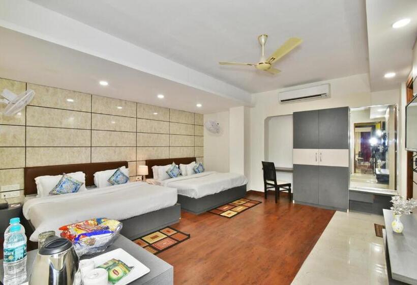 ホテル Pinaz Royale