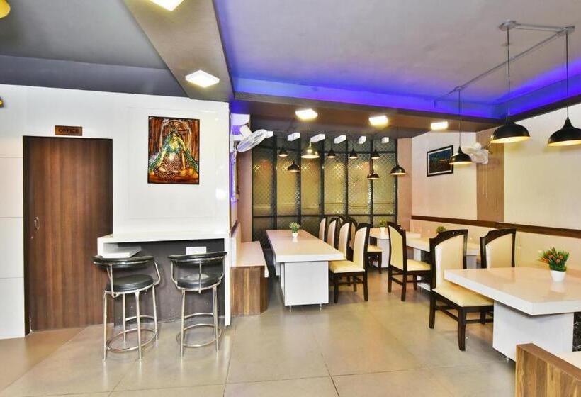 ホテル Pinaz Royale