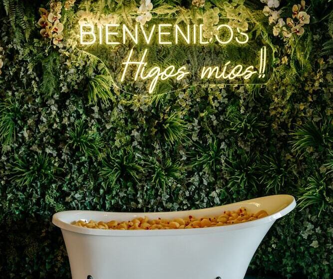 فندق R2 Higos Beach