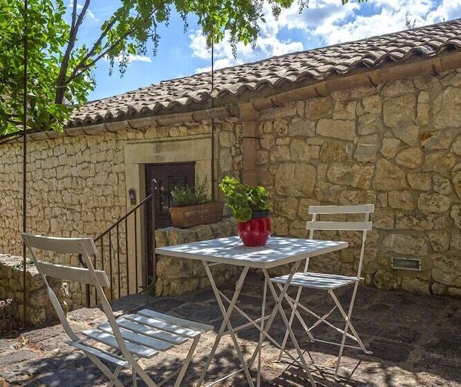 בית מלון כפרי Masseria Fortificata Lo Zafferaneto