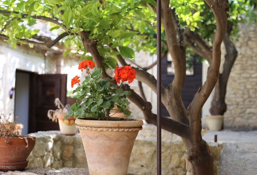 בית מלון כפרי Masseria Fortificata Lo Zafferaneto