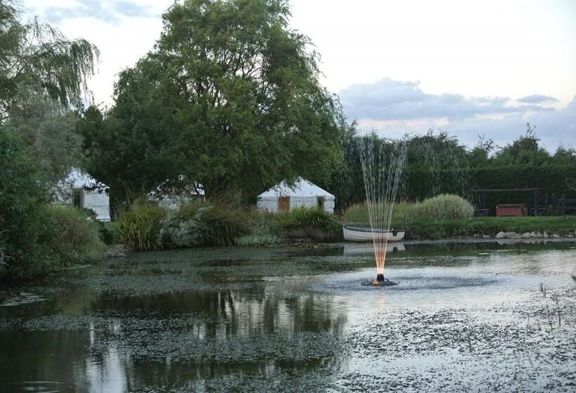 田舎風ホテル Suffolk Retreats For Up To 24 Guests With Hot Tub