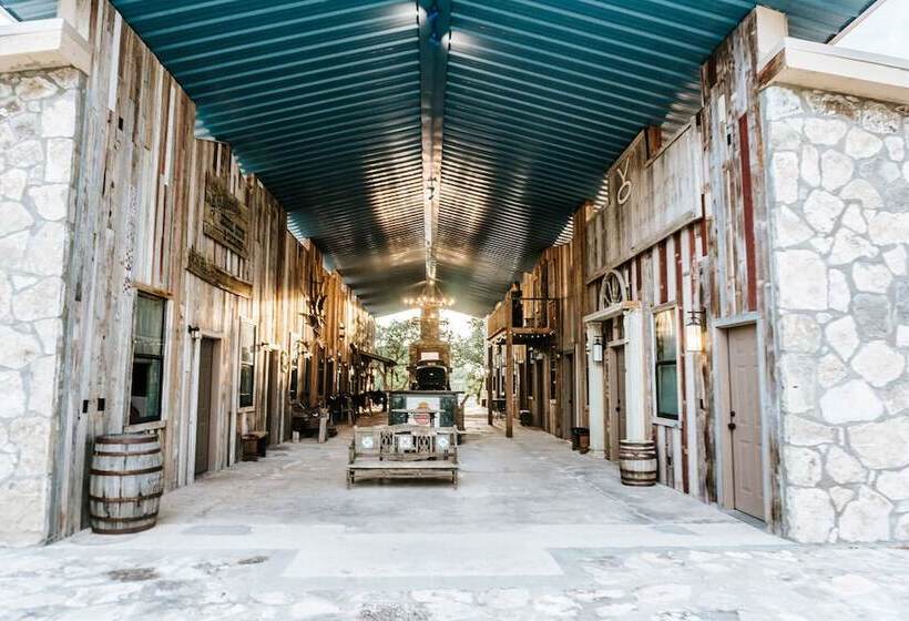 Сельский отель Y.o. Ranch Headquarters