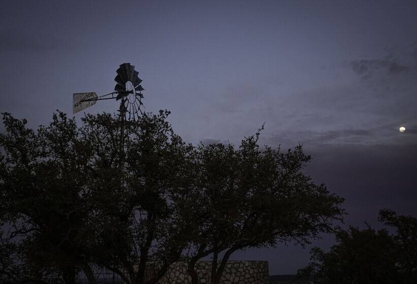 Сельский отель Y.o. Ranch Headquarters