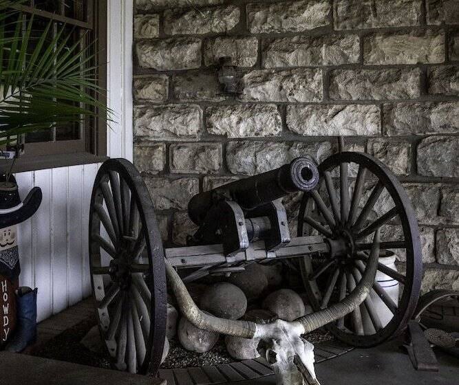 Сельский отель Y.o. Ranch Headquarters