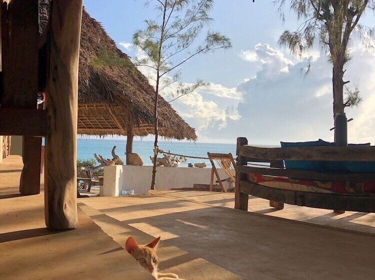 בית מלון כפרי Sazani Beach Lodge