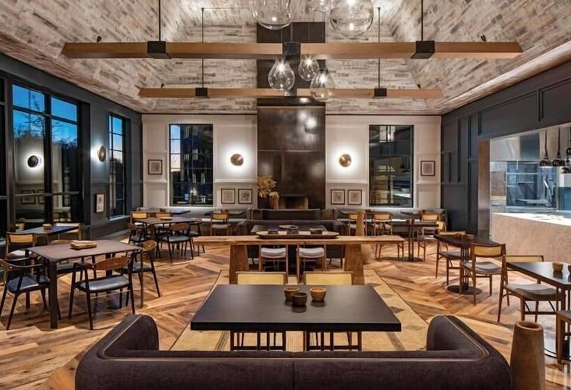 فندق Southall Farm & Inn