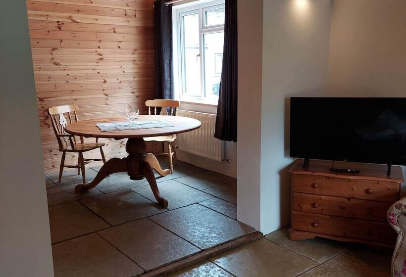 ホテル Spacious Self Catering Accommodation Near Hayonwye