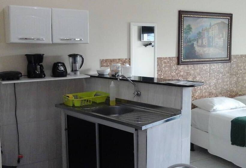 בית מלון כפרי Swiss Flats