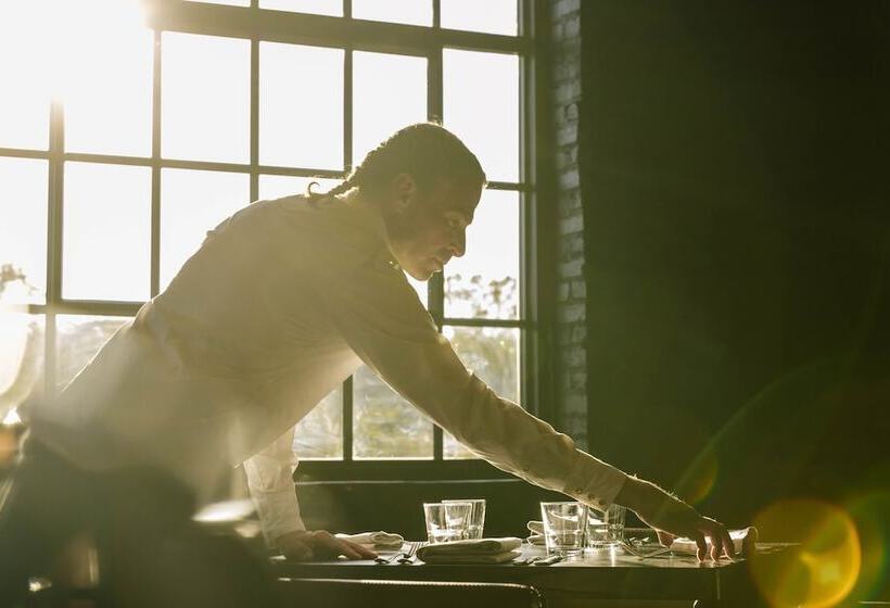 فندق The Radical