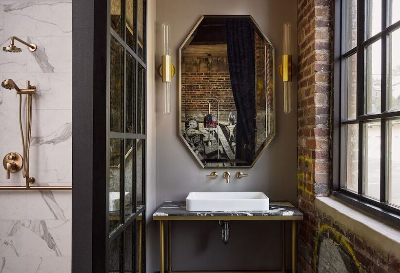 فندق The Radical