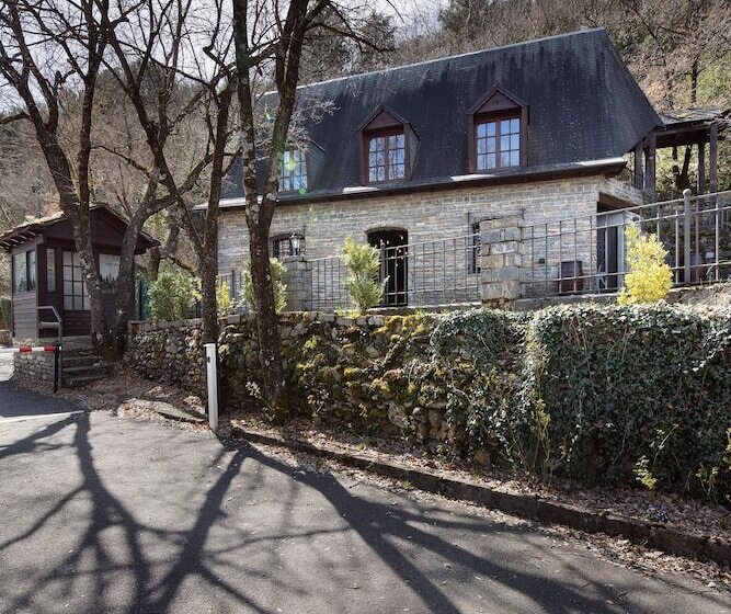 Отель Wecamp Pirineos