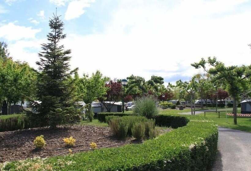 Отель Wecamp Pirineos