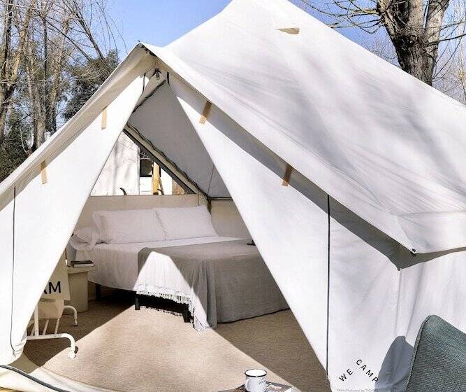 Отель Wecamp Pirineos