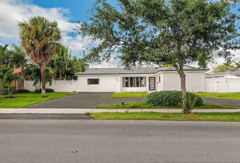 Kasa Lighthouse Point South Florida