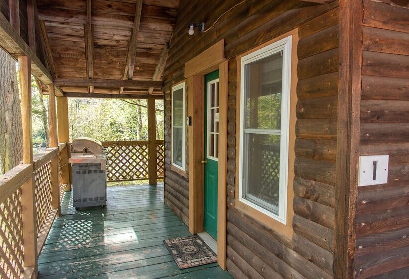 Kennebec Riverside Cabins