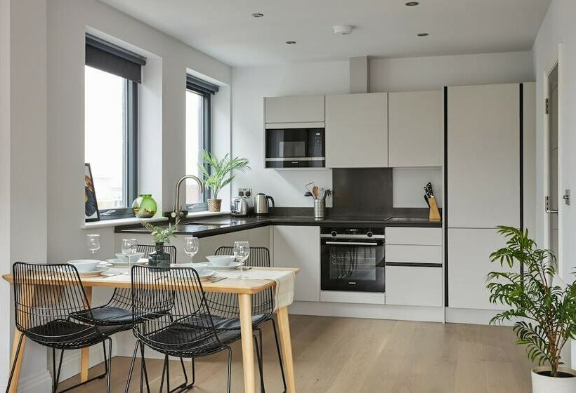 Kings Oak House By Viridian Apartments