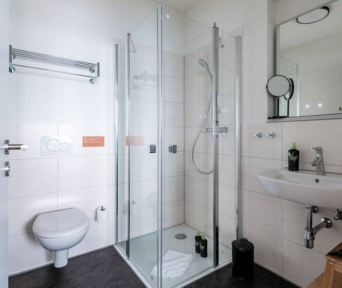 Limehome Bremerhaven Kantstraße