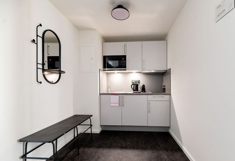 Limehome Bremerhaven Kantstraße