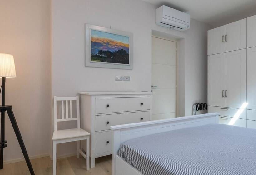 Luxury Apartment In Modern Villa Unit 1