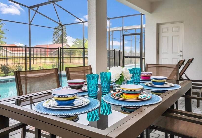 Magical Themed Villa In Windsor Isalnd