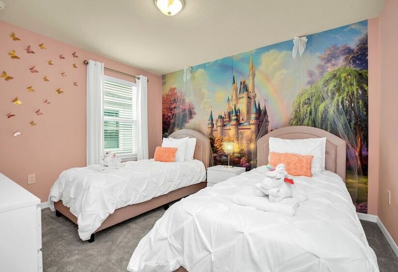 Magical Themed Villa In Windsor Isalnd