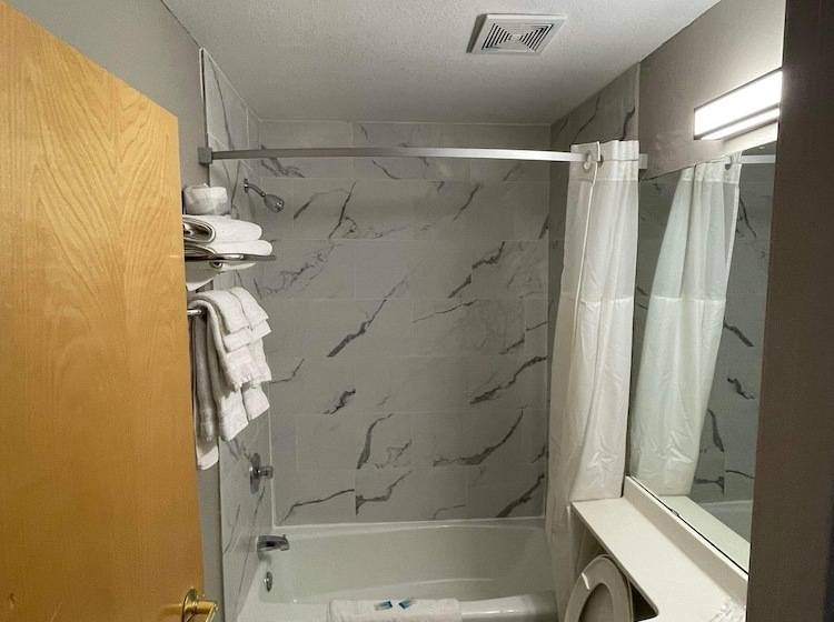 Motel 6 Mcalester, Ok   South