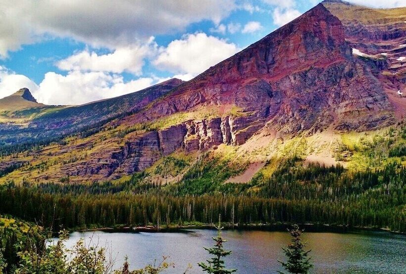 מוטל Going To The Sun Inn & Suites