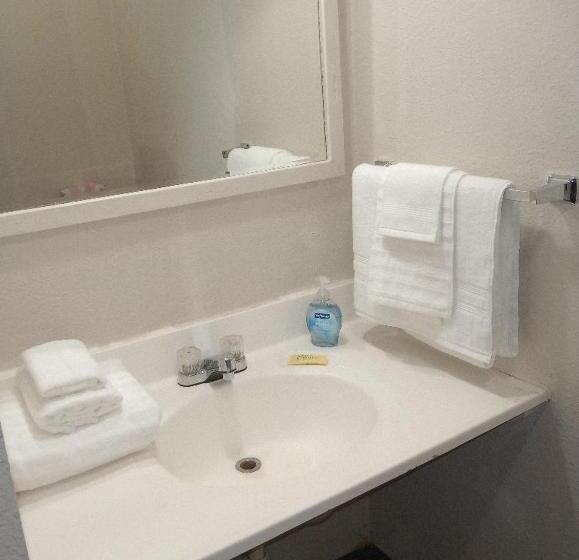 فندق على الطريق Going To The Sun Inn & Suites