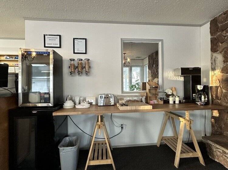 فندق على الطريق Howard Johnson By Wyndham Edson