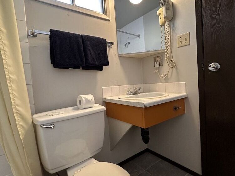 فندق على الطريق Howard Johnson By Wyndham Edson