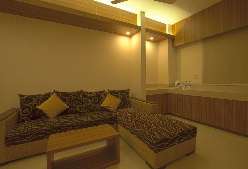 Neeshorgo Hotel And Resort Ltd