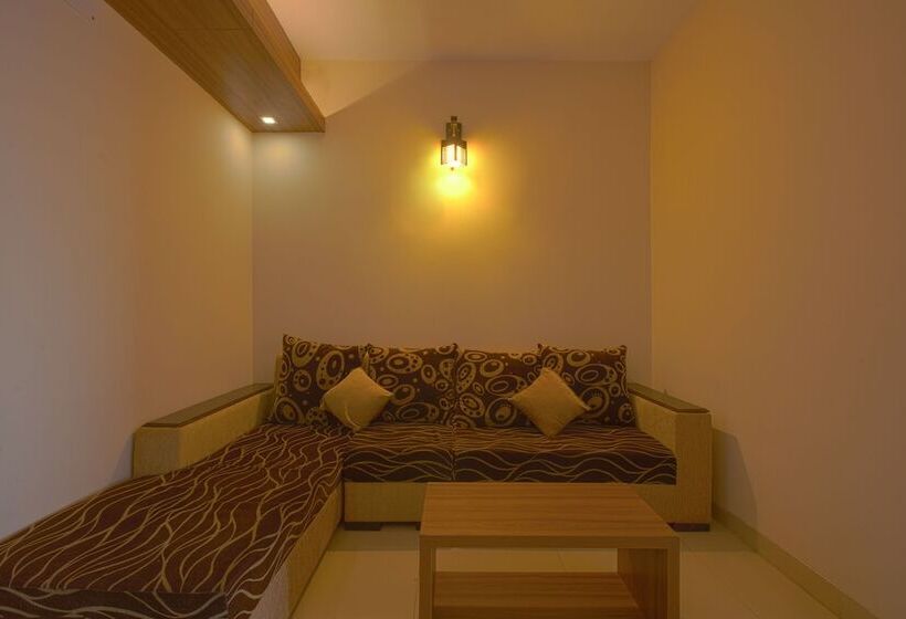 Neeshorgo Hotel And Resort Ltd