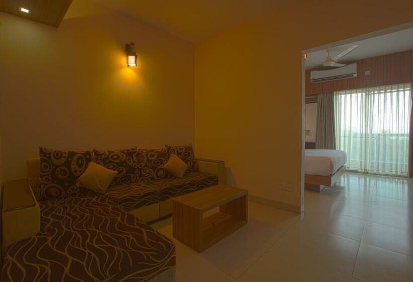 Neeshorgo Hotel And Resort Ltd