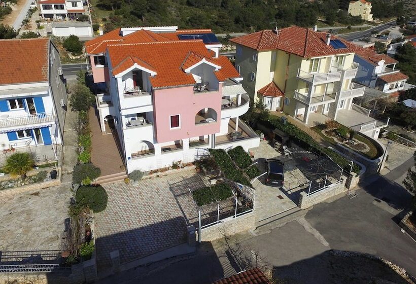 ペンション Apartments & Rooms Villa Petra