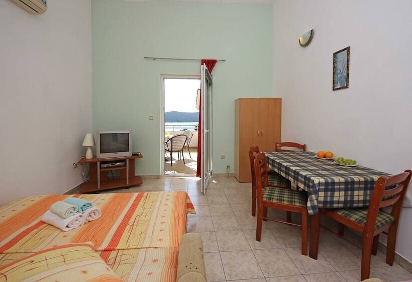 ペンション Apartments & Rooms Villa Petra