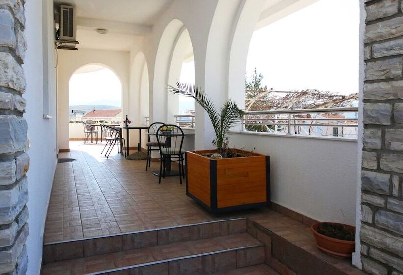 ペンション Apartments & Rooms Villa Petra