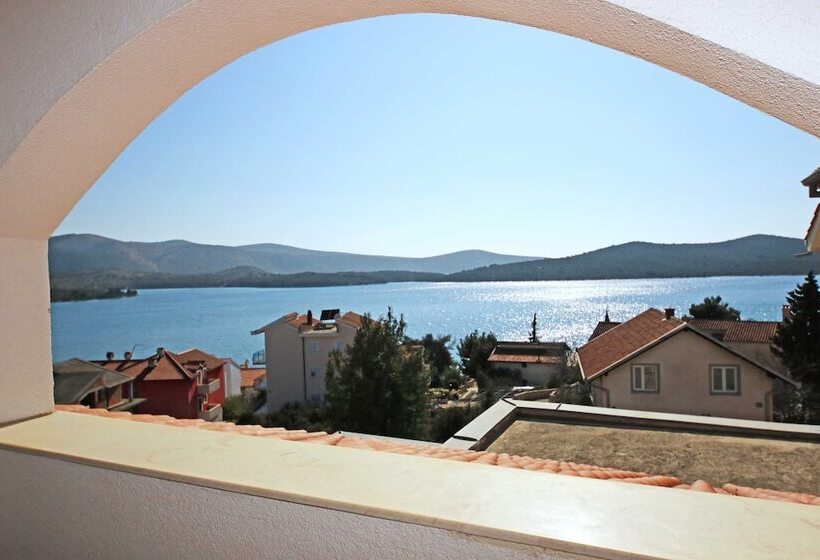 ペンション Apartments & Rooms Villa Petra