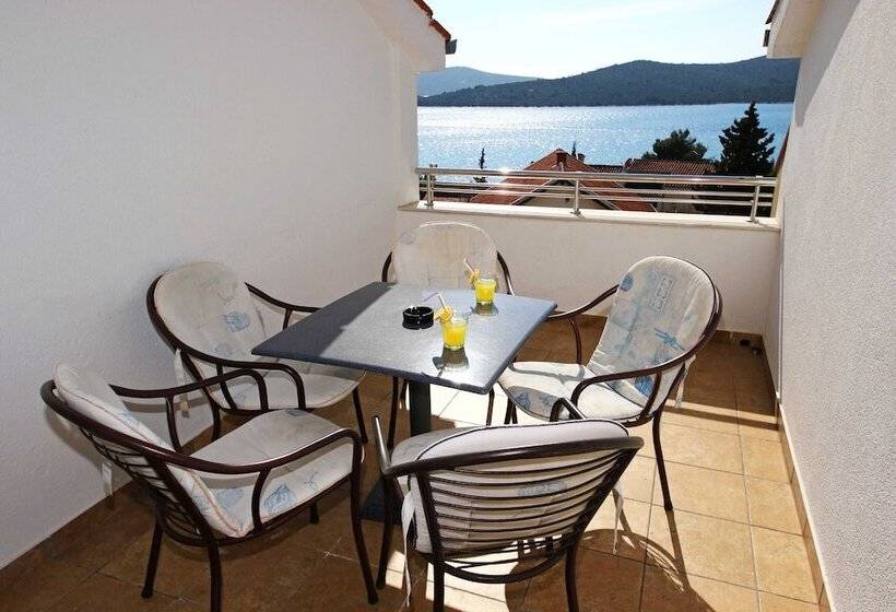 ペンション Apartments & Rooms Villa Petra