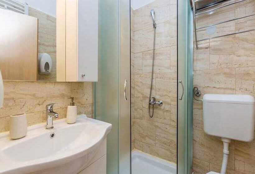 بنسيون Apartments Villa Kim