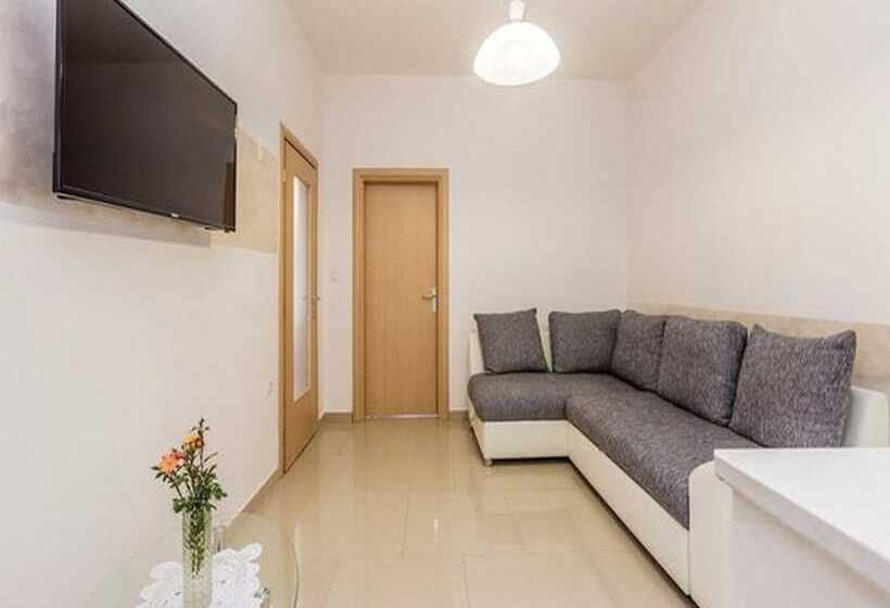 بنسيون Apartments Villa Kim