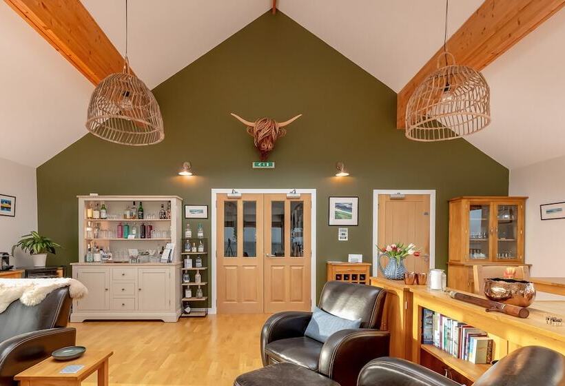 Пансион Broad Bay House