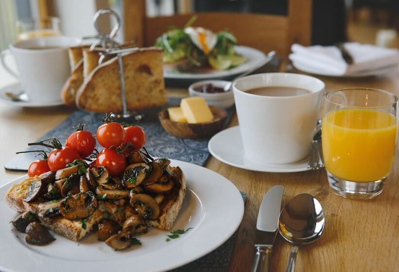 Пансион Broad Bay House