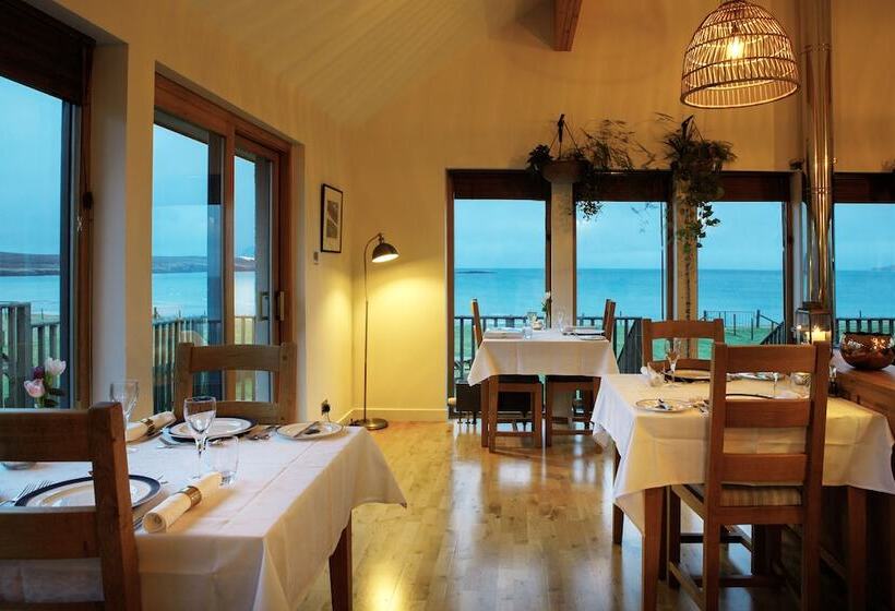 Пансион Broad Bay House