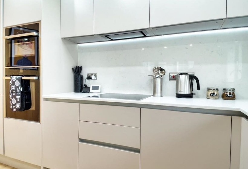 펜션 Green Mews Houses With Free Parking By My Getaways